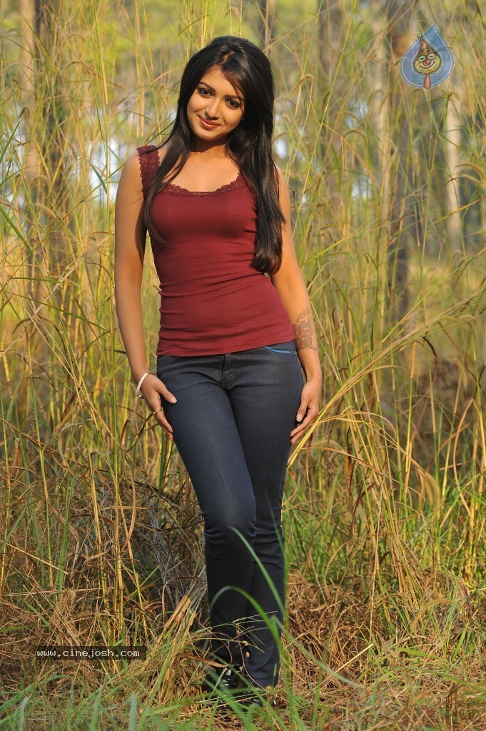 Catherine Tresa New Hot Stills - 12 / 93 photos
