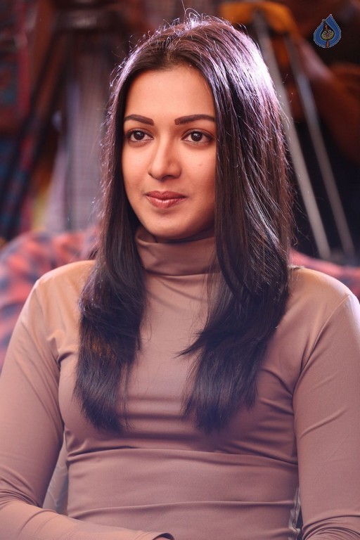 Catherine Tresa New Photos - 41 / 42 photos