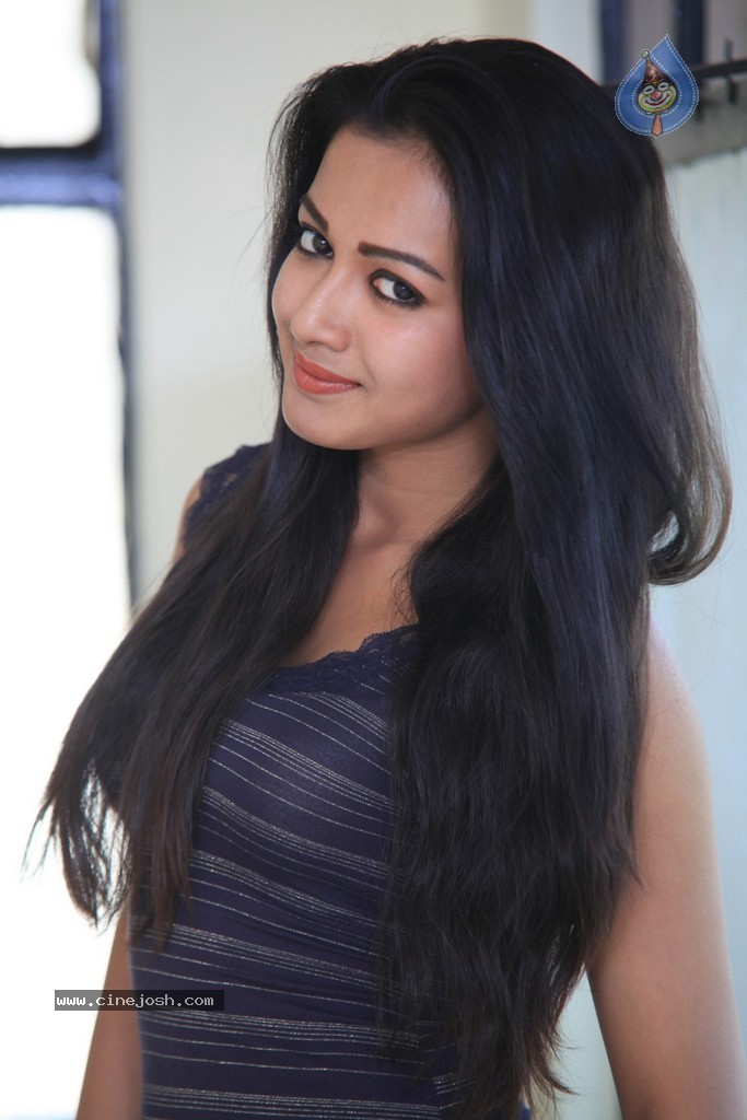 Catherine Tresa New Pics - 85 / 127 photos