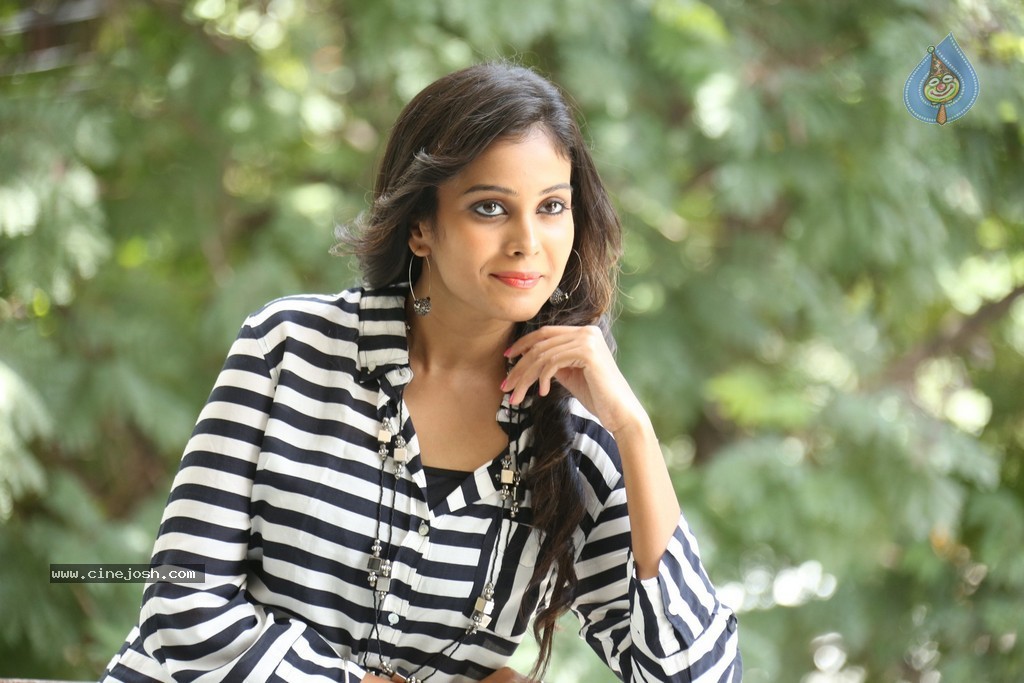 Chandini Latest Pics - 5 / 122 photos
