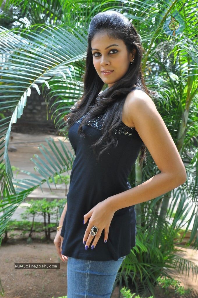 Chandini Stills - 41 / 76 photos