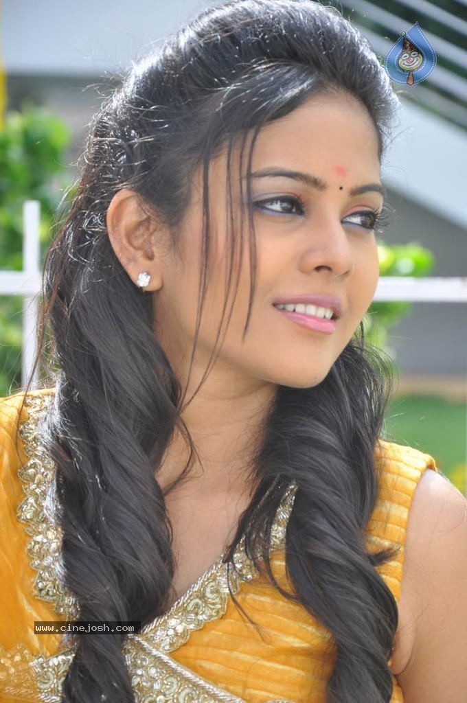 Chandini Stills - 6 / 75 photos