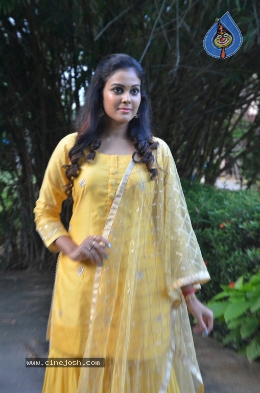 Chandini Tamilarasan Photos - 4 / 16 photos