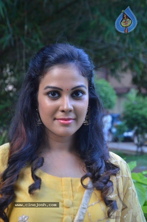 Chandini Tamilarasan Photos - 8 / 16 photos