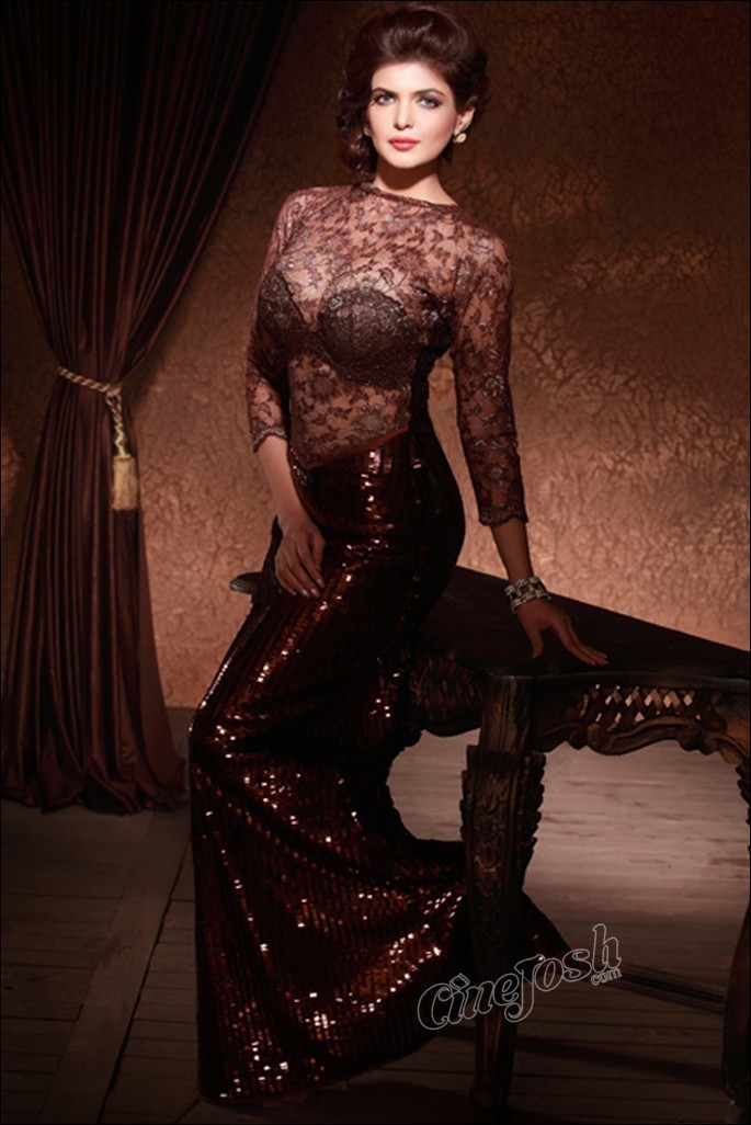 Charan Dhillon Hot Stills - 21 / 27 photos