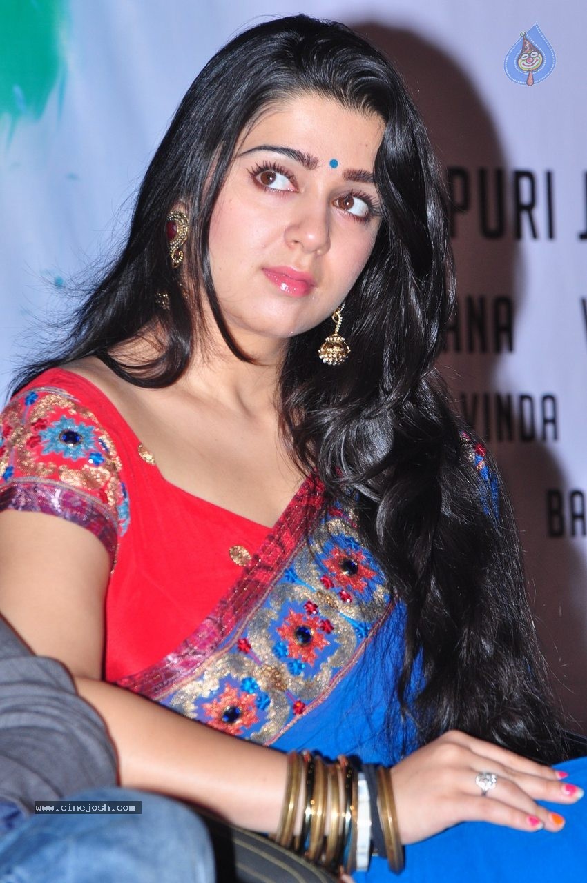 Charmi at Jyothi Lakshmi SM - 19 / 83 photos