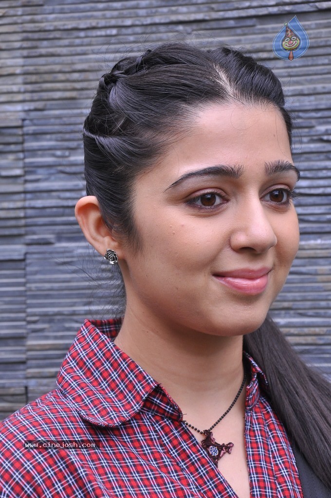 Charmi Latest Pics - 18 / 51 photos