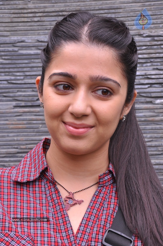 Charmi Latest Pics - 32 / 51 photos