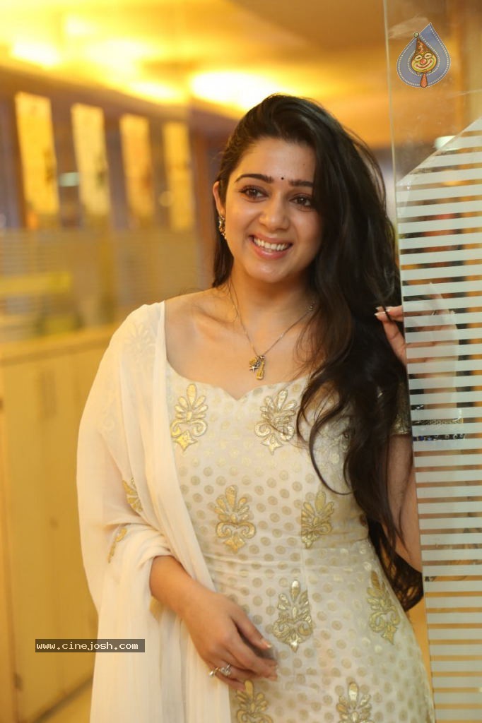 Charmi New Images - 9 / 43 photos