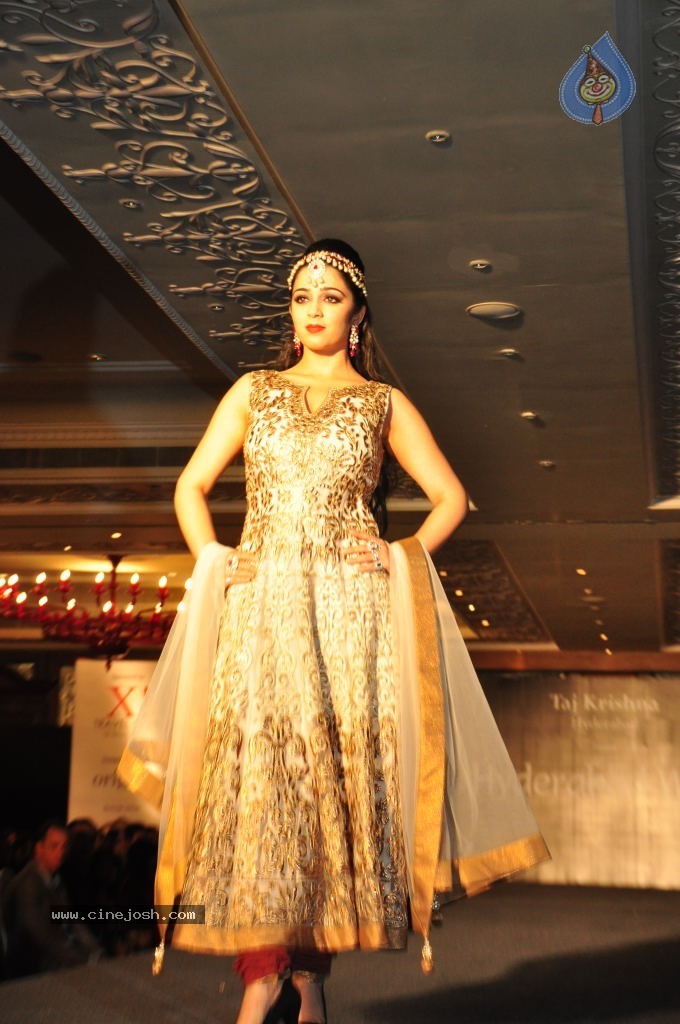 Charmi New Pics - 26 / 45 photos