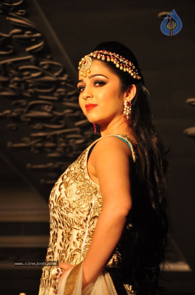 Charmi New Pics - 34 / 45 photos