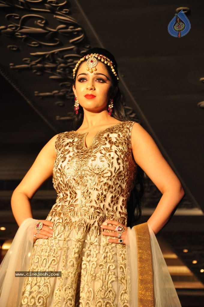 Charmi New Pics - 40 / 45 photos