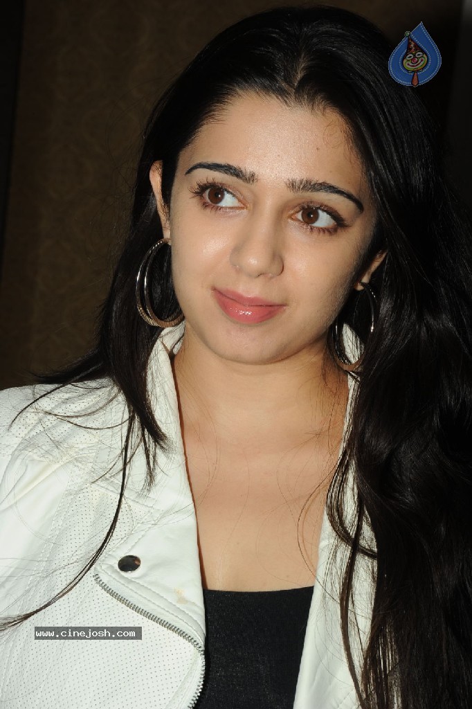 Charmi Pics - 22 / 63 photos
