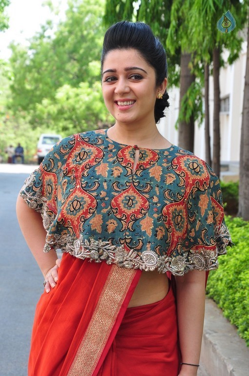 Charmy Kaur Photos - 16 / 61 photos