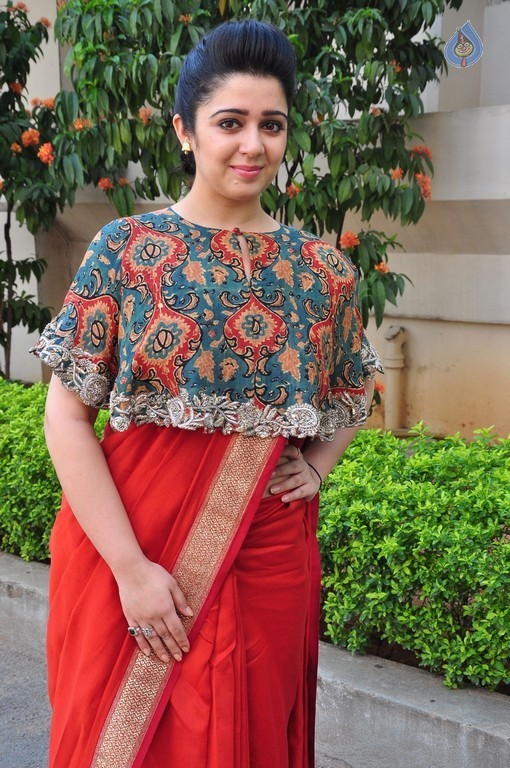 Charmy Kaur Photos - 19 / 61 photos