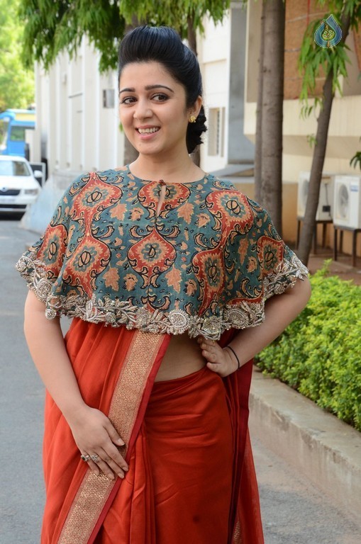 Charmy Kaur Photos - 21 / 61 photos