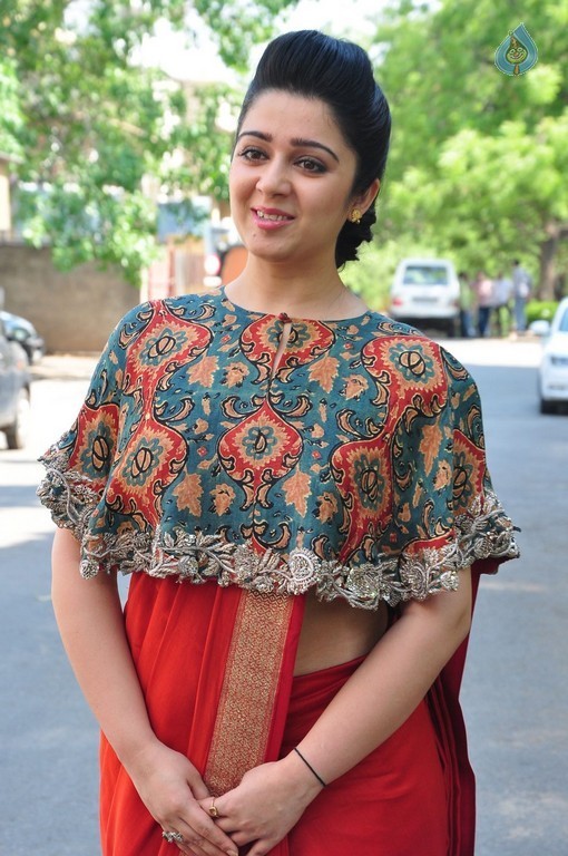 Charmy Kaur Photos - 44 / 61 photos