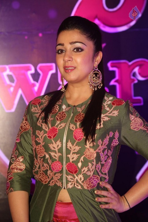 Charmy Kaur Photos - 17 / 39 photos