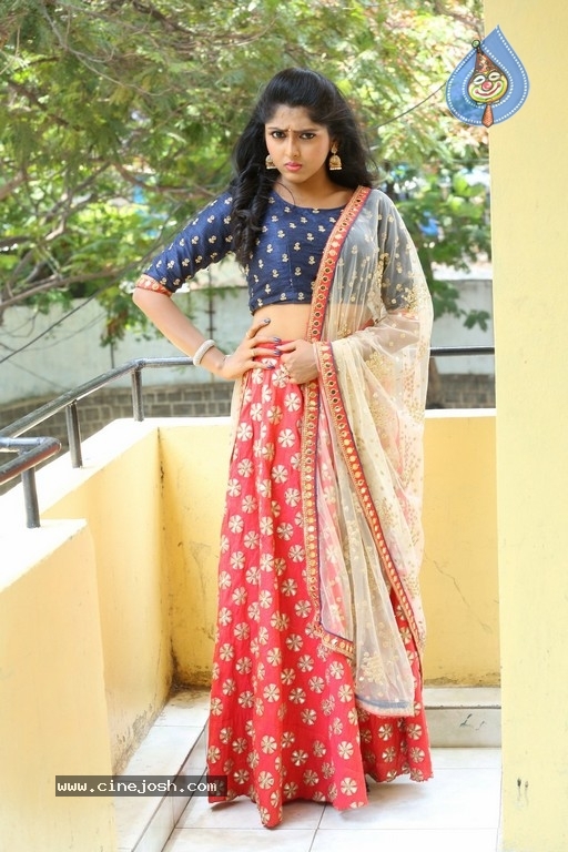 Cherishma Sri New Pics - 26 / 37 photos