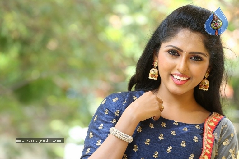 Cherishma Sri New Pics - 27 / 37 photos