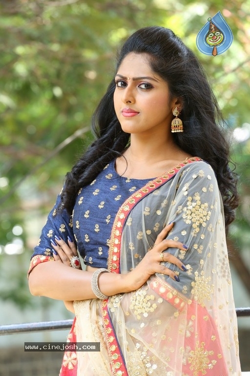 Cherishma Sri New Pics - 34 / 37 photos