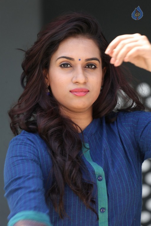 Chetana Uttej Gallery - 19 / 40 photos