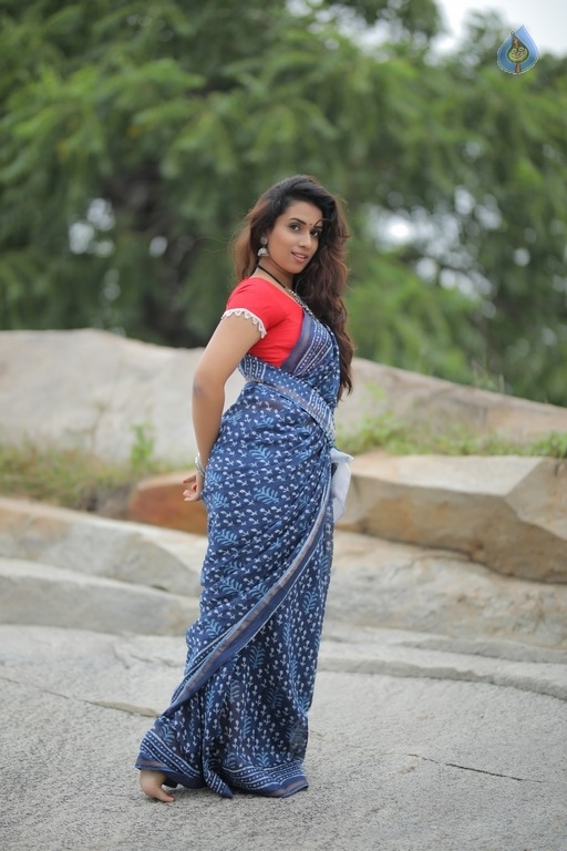 Chetana Uttej Photoshoot - 7 / 21 photos