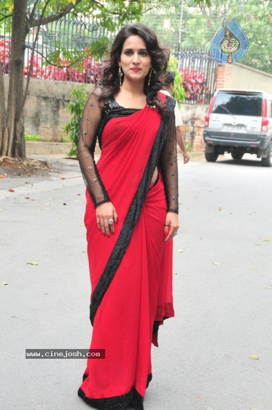 Chinmayi Ghatrazu New Stills - 32 / 43 photos