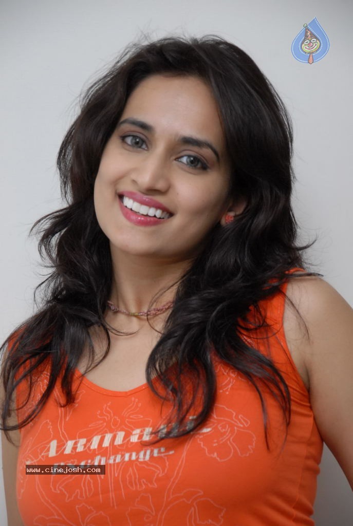 Chinmayi Ghatrazu New Stills - 6 / 41 photos