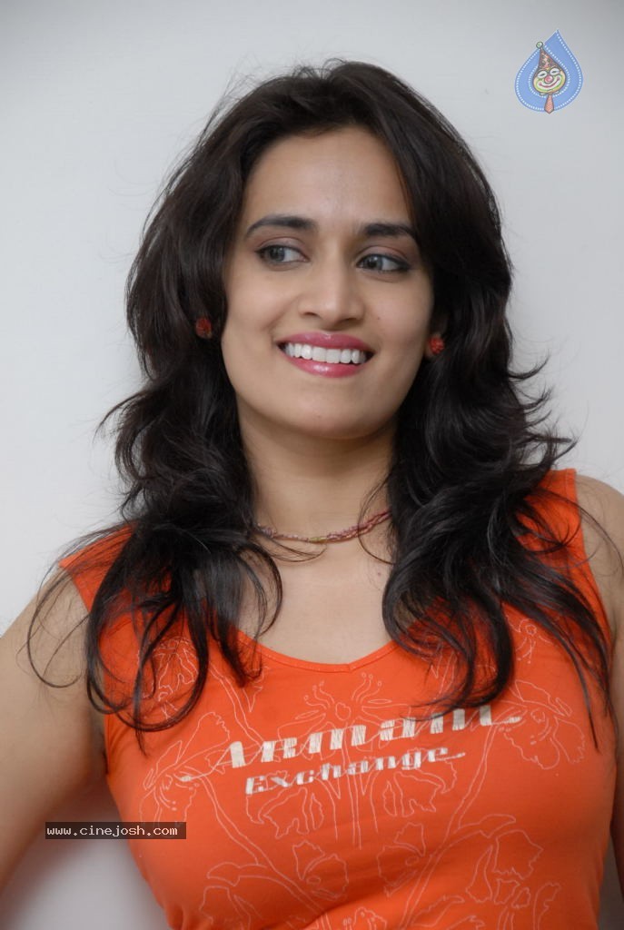 Chinmayi Ghatrazu New Stills - 31 / 41 photos