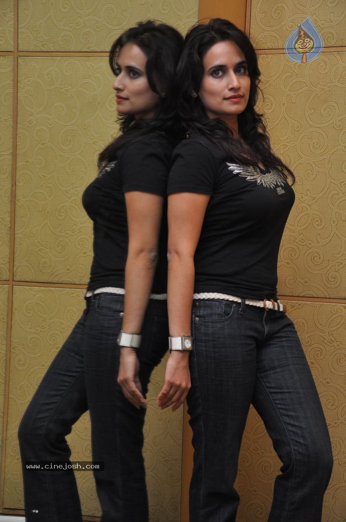 Chinmayi Ghatrazu New Stills - 19 / 45 photos