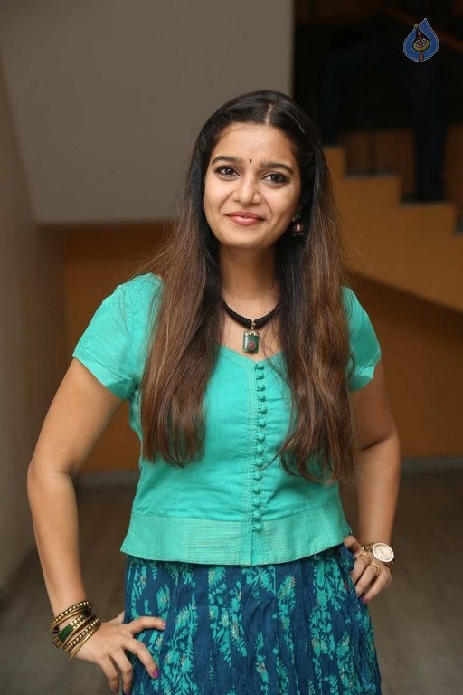 Colors Swathi New Photos - 33 / 42 photos