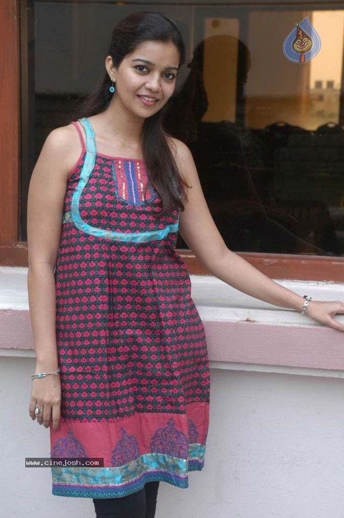 Colors Swathi New Stills - 7 / 46 photos