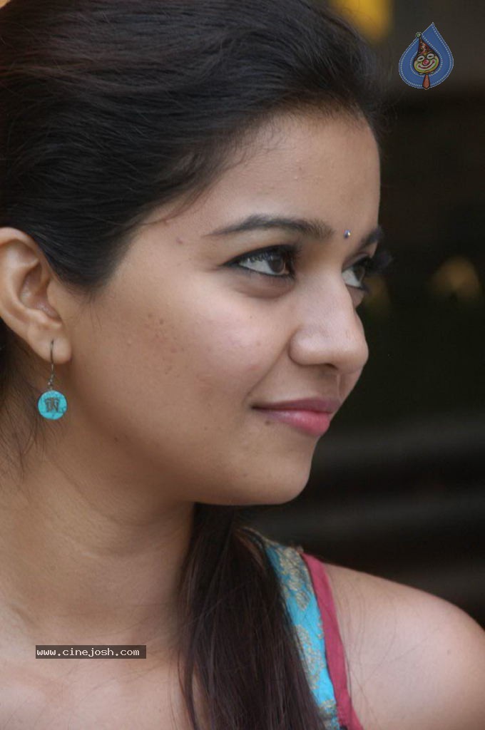 Colors Swathi New Stills - 33 / 46 photos