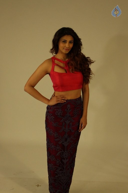 Daisy Shah Latest Photos - 14 / 20 photos