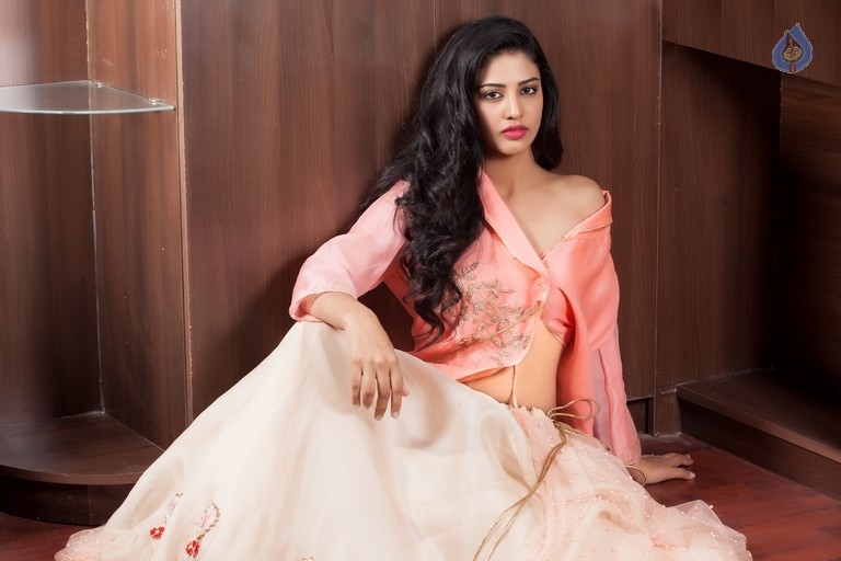 Daksha Nagarkar Latest Photo Shoot - 5 / 15 photos