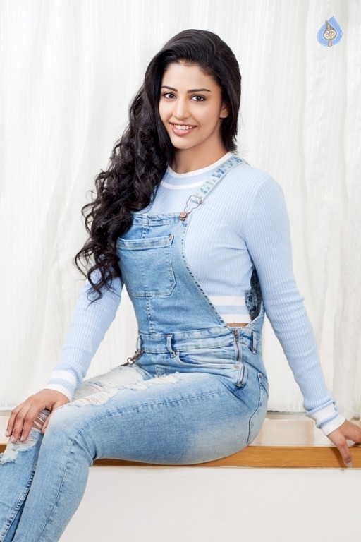 Daksha Nagarkar Latest Photo Shoot - 8 / 22 photos