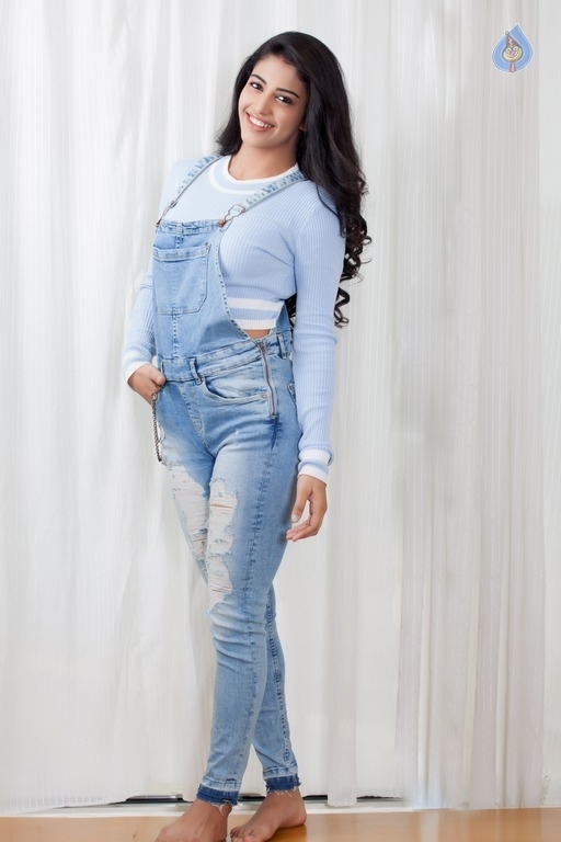 Daksha Nagarkar Latest Photo Shoot - 15 / 22 photos