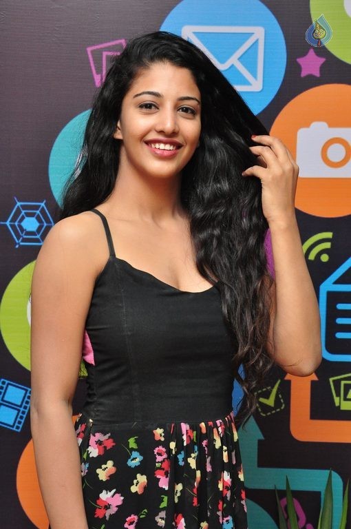 Daksha Nagarkar Latest Pics - 35 / 40 photos