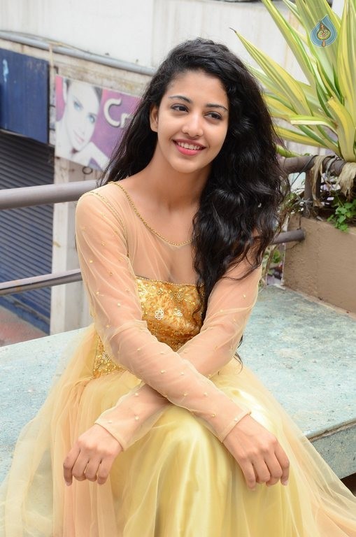 Daksha Nagarkar New Photos - 34 / 42 photos