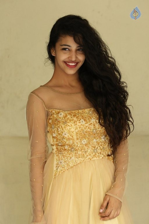 Daksha Nagarkar New Photos - 35 / 42 photos