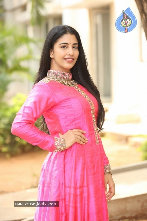 Daksha Nagarkar Photos - 33 / 41 photos