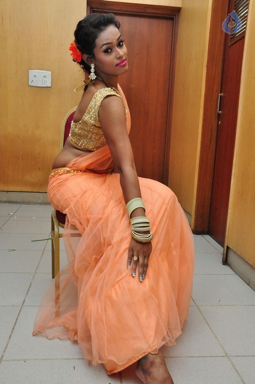 Dancer Nisha Pics - 18 / 18 photos