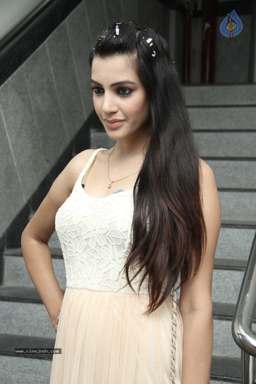 Deeksha Panth Hot Stills - 9 / 57 photos