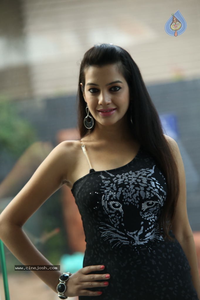 Deeksha Panth New Photos - 6 / 80 photos