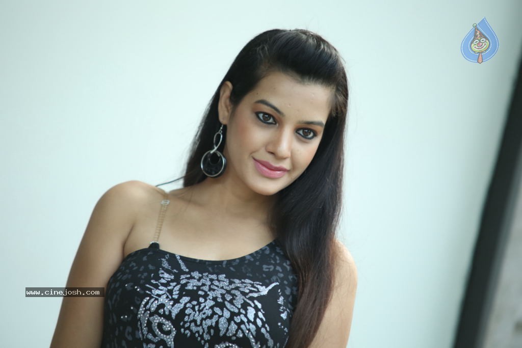 Deeksha Panth New Photos - 10 / 80 photos