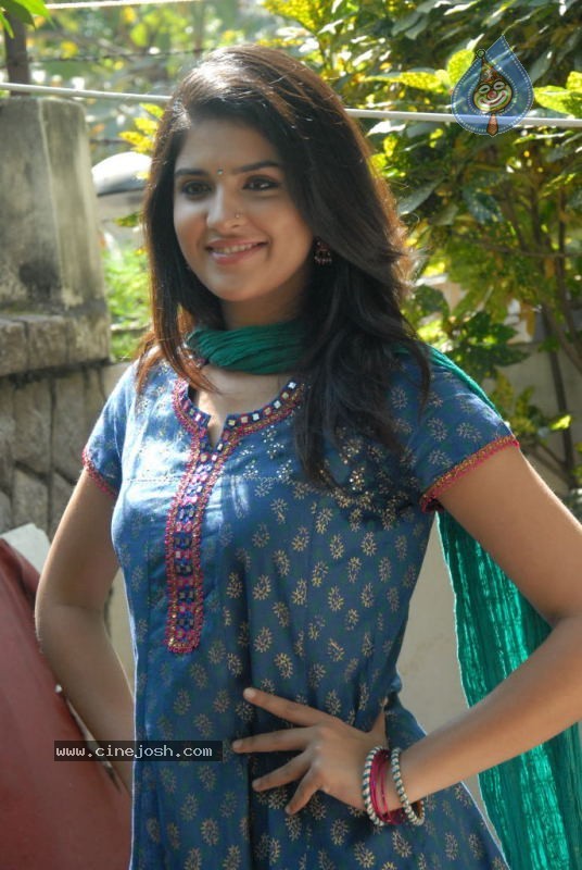 Deeksha Seth Latest Gallery - 55 / 73 photos