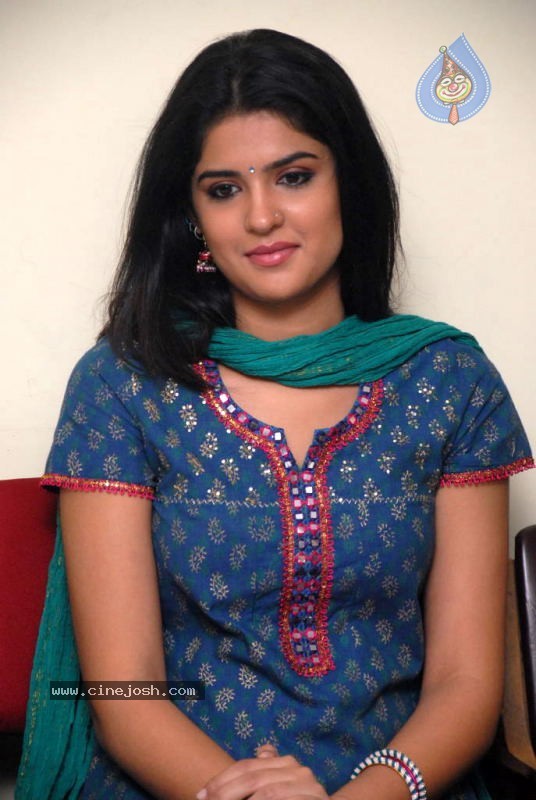 Deeksha Seth Latest Gallery - 63 / 73 photos