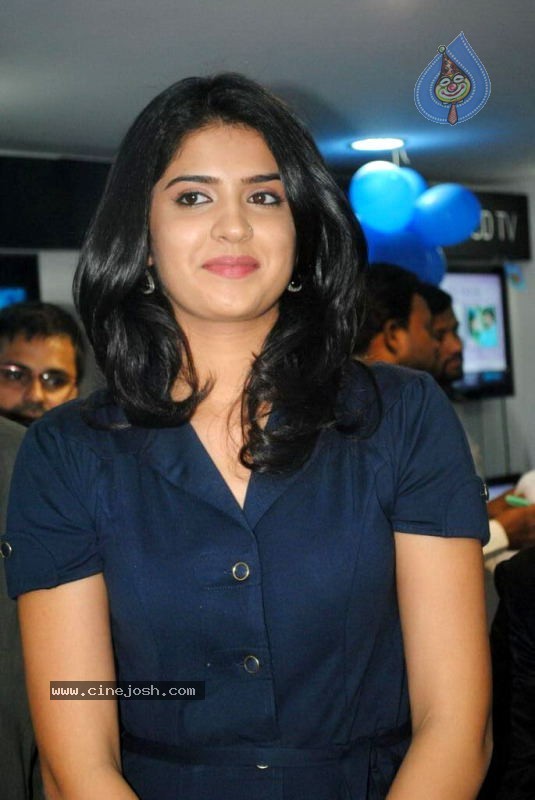 Deeksha Seth Latest Photos - 28 / 35 photos