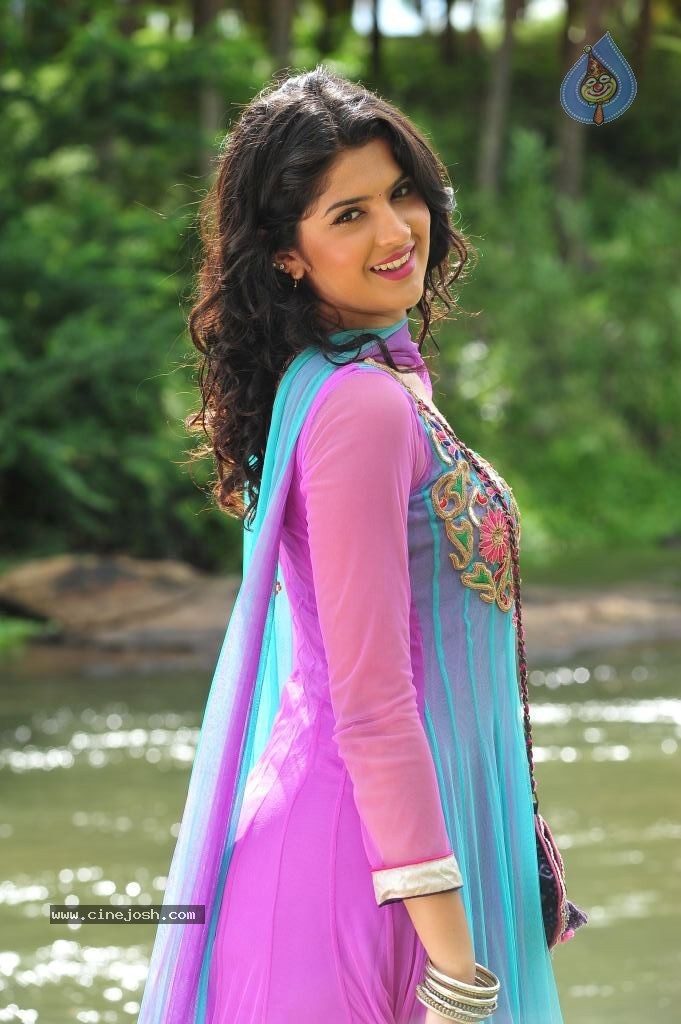 Deeksha Seth Latest Stills - 38 / 48 photos